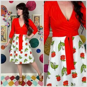 Vintage 1960s Novelty Poppy Print Long Sleeve Belted Dress